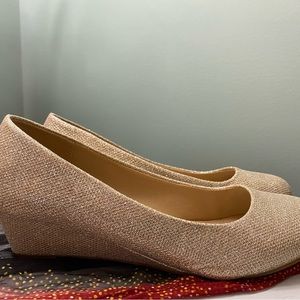 Gold wedges size 10